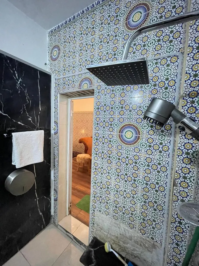 La douche de la chambre Deluxe